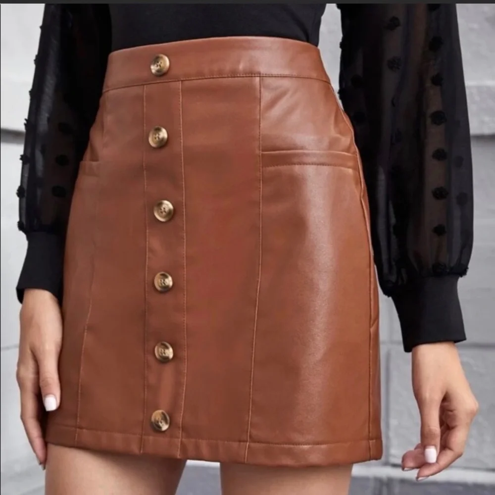 Super Sexy Vegan Leather Skirt - Picture 3 of 4
